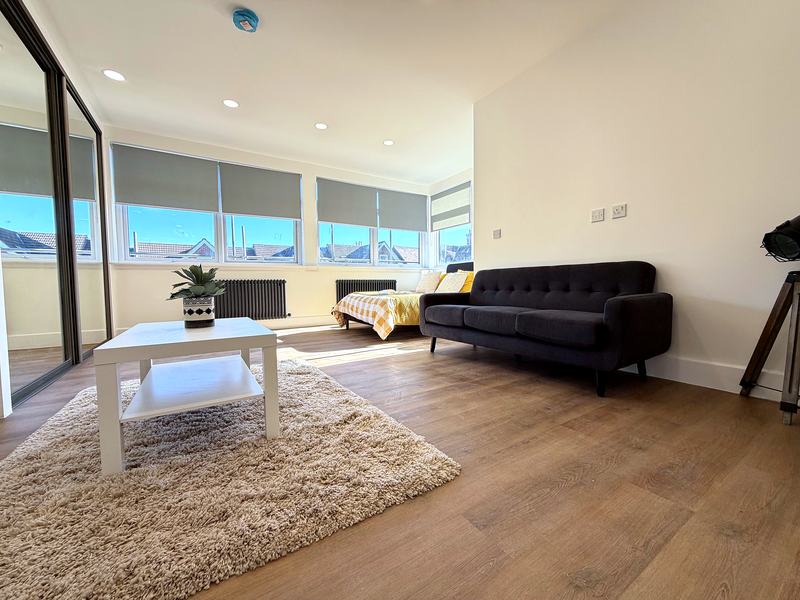The Albany: Flat 14, with sofa