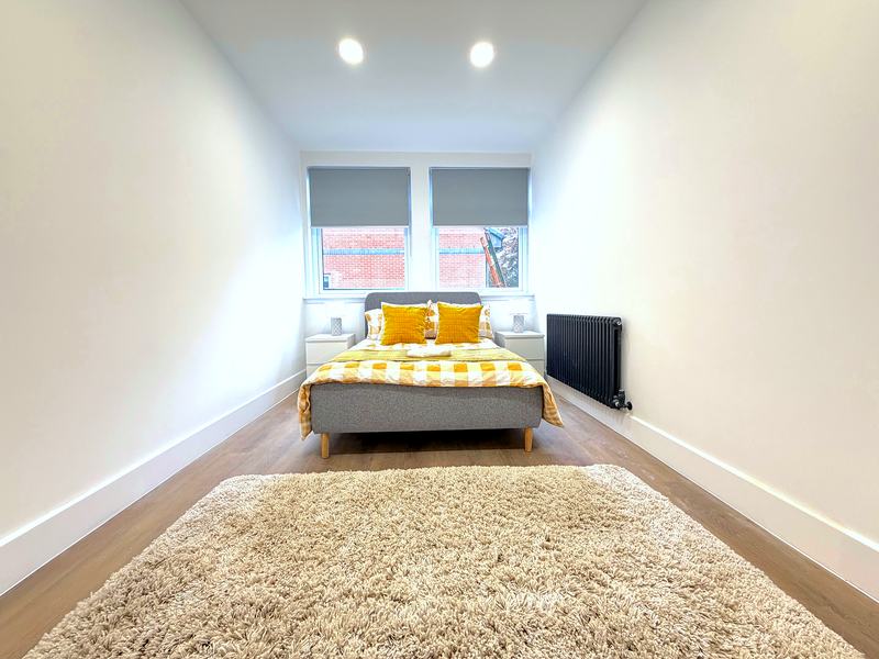 The Albany: Flat 17, with bed