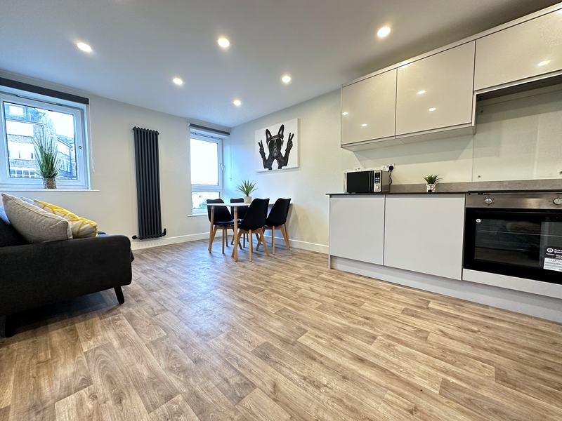 Lester Hall: Flat 9, kitchen