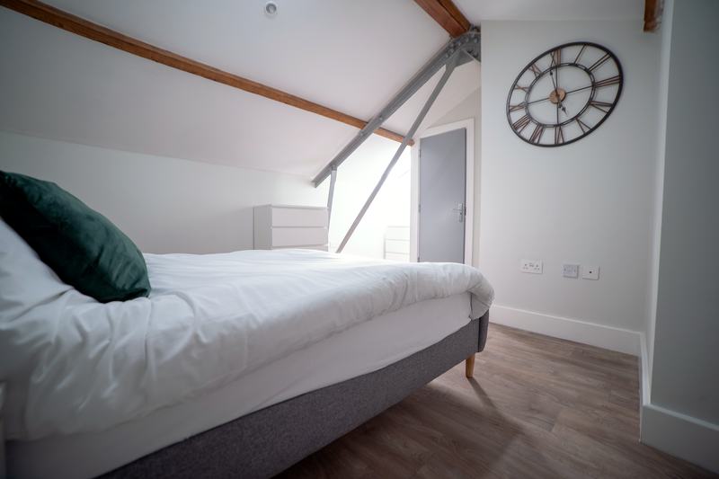 Sterling Loft: Flat 4