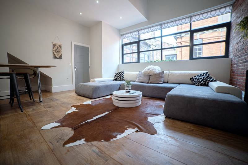 Sterling Loft: Flat 4