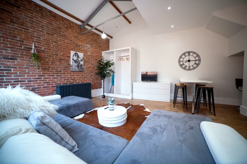 Sterling Loft: Flat 4