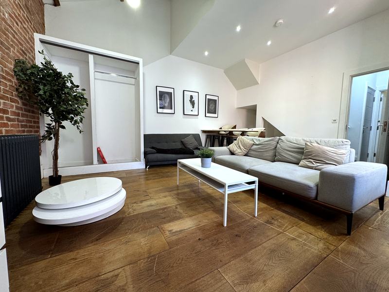 Sterling Loft: Flat 4