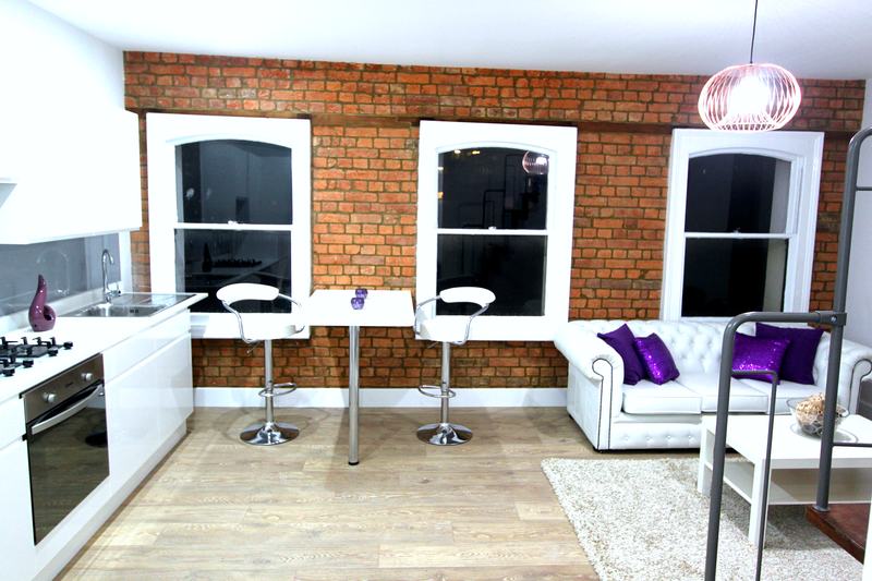 Town Centre Apartments: Flat 2, kitchen & lounge
